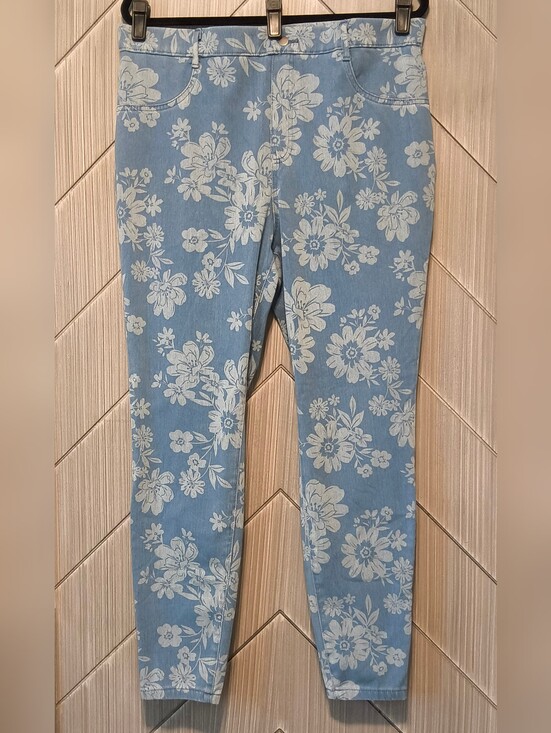 Time and Tru Denim - Time and Tru XXL 20 Blue Floral Denim Skinny Jeans Cottagecore Plus Size